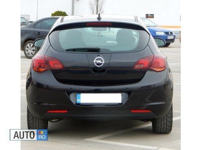 Negru Utilizat 2010 Opel Astra Hatchback | 7.500 EUR