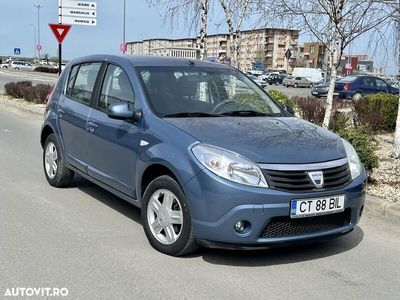 second-hand Dacia Sandero 1.6 MPI Preference
