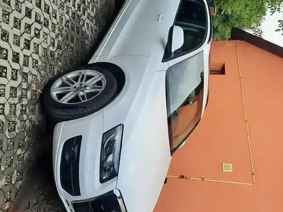 Alb Utilizat 2009 Audi Q5 SUV | 8.999 EUR (Puțin scump)