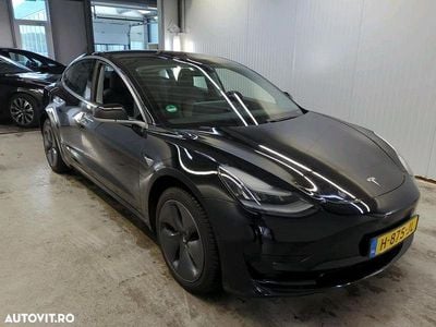 Second-hand Tesla Model 3 Standard Range Plus 239 kW (325 CP) 2020 Culoarenegru Berlinǎ