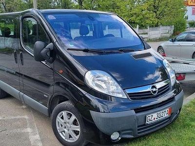 Second-hand Opel Vivaro Design Edition 114 CP (83 kW) 2008 Culoarenegru Monovolum
