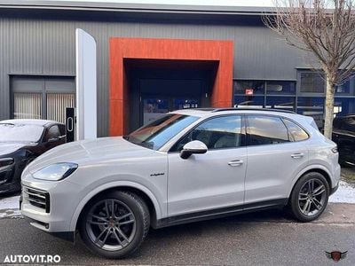 Culoarealte culori Second-hand 2024 Porsche Cayenne SUV | 93.953 EUR (Scump)
