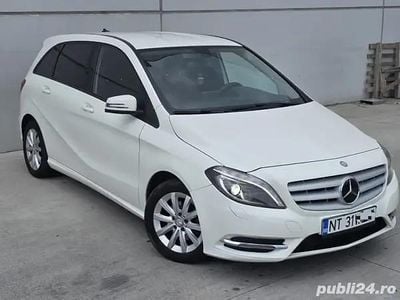 Mercedes B200