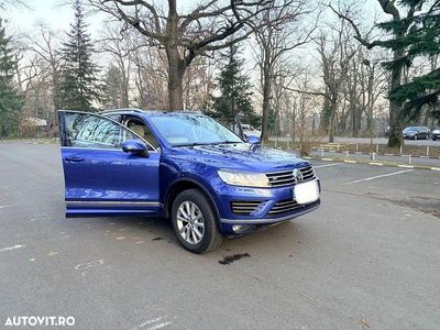 Culoarealbastru Utilizat 2015 VW Touareg Terrain Tech SUV | 21.000 EUR (Super Preț)