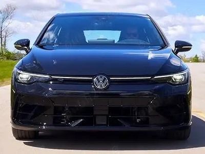 Utilizat 2022 VW Golf VIII R Berlinǎ | 28.000 EUR