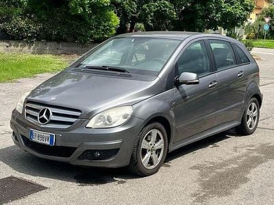 Mercedes B180