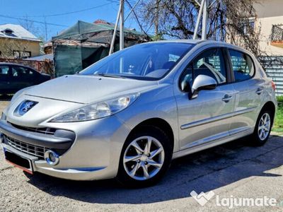 second-hand Peugeot 207 1.4E 16V - foarte bine întreținută, anvelope noi M+S