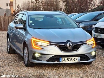 Second-hand Renault Mégane GrandTour Intens 115 CP (84 kW) 2022 Culoareargint Break