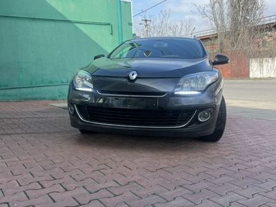 second-hand Renault Mégane GrandTour ENERGY TCe 115 Start & Stop Bose Edition