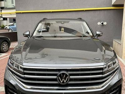 Second-hand VW Touareg Elegance 286 CP (210 kW) 2024 Culoaregri SUV