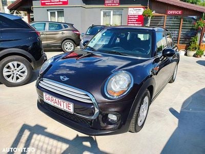 Second-hand Mini Cooper D 116 CP (85 kW) 2015 Culoaremaro Hatchback