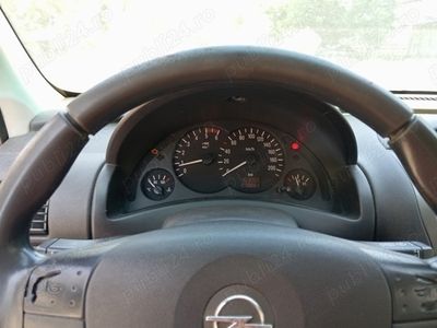 Gri Utilizat 2005 Opel Corsa Hatchback | 700 EUR