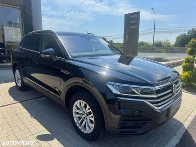Negru Utilizat 2018 VW Touareg Elegance SUV | 32.300 EUR (Super Preț)