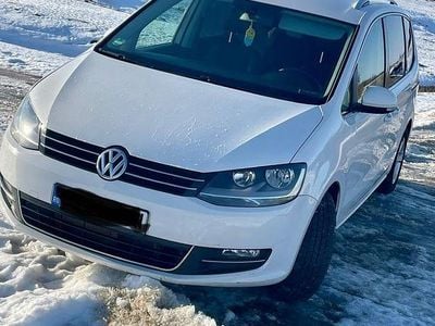 Second-hand VW Sharan Comfortline 140 CP (102 kW) 2011 Culoarealb Monovolum