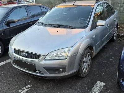 Second-hand Ford Focus 115 CP (84 kW) 2005 Argintiu Berlinǎ