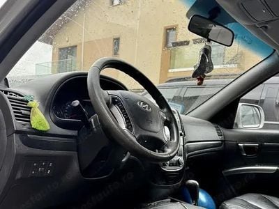 Second-hand Hyundai Santa Fe 197 CP (144 kW) 2011 Argintiu SUV