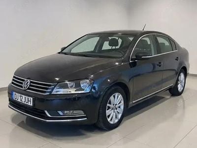 Gri Second-hand 2014 VW Passat Berlinǎ | 8.450 EUR (Preț bun)