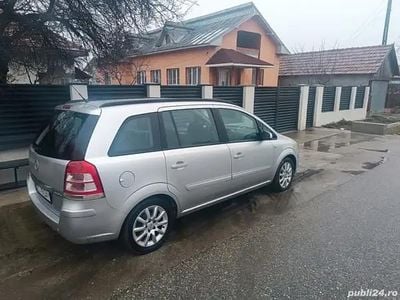 Utilizat 2005 Opel Zafira Monovolum | 2.300 EUR