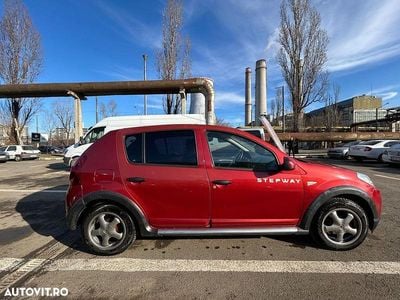Second-hand Dacia Sandero Lauréate 85 CP (62 kW) 2008 Culoarerosu Hatchback