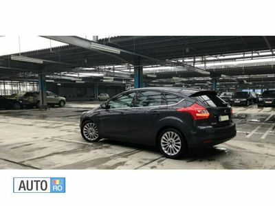 Albastru metalizat Utilizat 2012 Ford Focus Hatchback | 7.200 EUR (Scump)