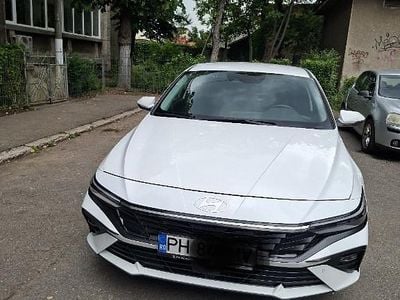 Second-hand Hyundai Elantra 123 CP (90 kW) 2024 Alb Berlinǎ