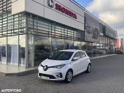 Culoarealb Utilizat 2020 Renault Zoe Intens Hatchback | 11.990 EUR (Puțin scump)