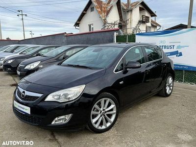 Second-hand Opel Astra Cosmo 116 CP (85 kW) 2010 Culoarenegru