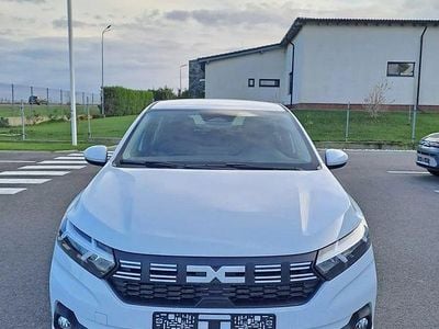 Culoarealb Nouă 2025 Dacia Logan Journey Berlinǎ | 15.500 EUR (Scump)