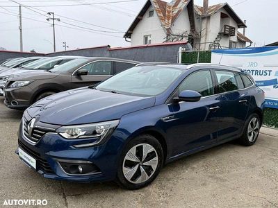 Culoarealbastru Utilizat 2017 Renault Mégane GrandTour Business Break | 9.900 EUR (Puțin scump)