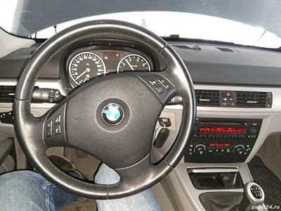 Second-hand BMW 320 163 CP (119 kW) 2005 Berlinǎ