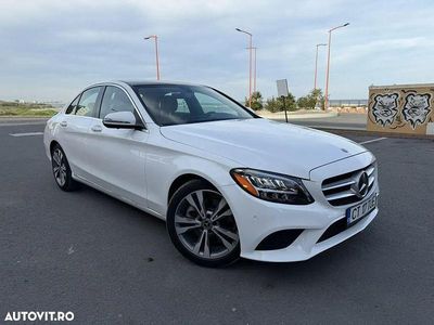 Second-hand Mercedes C300 258 CP (189 kW) 2021 Culoarealb Berlinǎ