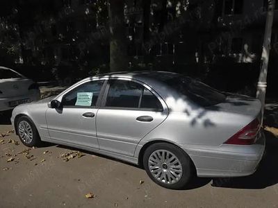Mercedes C200