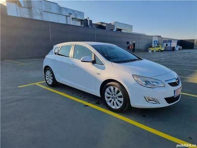 Second-hand Opel Astra Cosmo 110 CP (80 kW) 2011 Alb Hatchback
