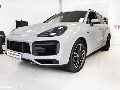 Gri Utilizat 2023 Porsche Cayenne SUV | 44.770 EUR