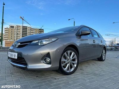 second-hand Toyota Auris Hybrid 