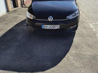 Second-hand VW Touran Comfortline 115 CP (84 kW) 2016 Culoarenegru Monovolum