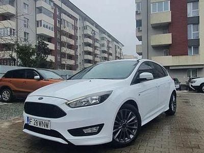 Second-hand Ford Focus 150 CP (110 kW) 2017 Culoarealb Hatchback