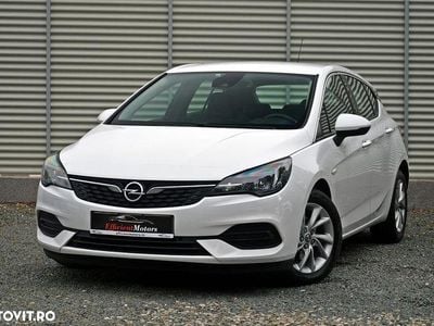 Second-hand Opel Astra Elegance 122 CP (89 kW) 2020 Culoarealb Hatchback