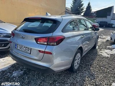 Second-hand Hyundai i30 Comfort 110 CP (80 kW) 2022 Culoaremaro Break