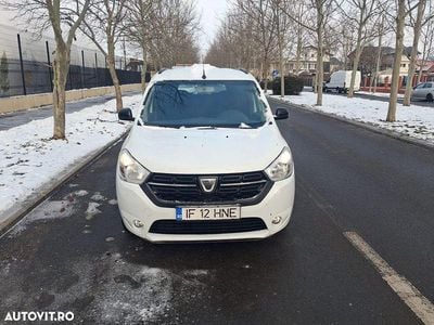 Culoarealb Second-hand 2020 Dacia Lodgy Lauréate Monovolum | 7.900 EUR (Preț bun)