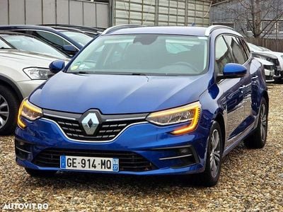 Culoarealbastru Utilizat 2022 Renault Mégane GrandTour Bose Edition Break | 12.499 EUR (Preț OK)