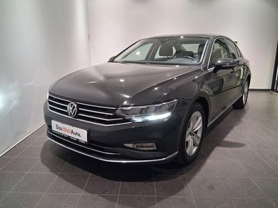 Gri mediu normal Second-hand 2021 VW Passat Highline | 23.500 EUR (Puțin scump)