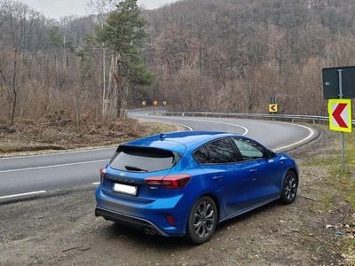 Second-hand Ford Focus ST-Line X 155 CP (114 kW) 2022 Culoarealbastru Hatchback