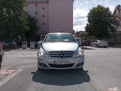 Mercedes B180