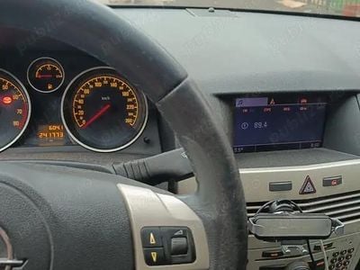 Second-hand Opel Astra 116 CP (85 kW) 2008 Verde Hatchback