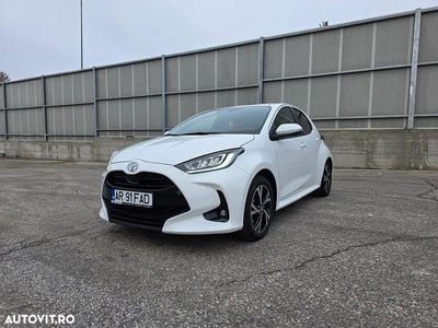 Second-hand Toyota Yaris Hybrid Team 116 CP (85 kW) 2024 Culoarealb Hatchback