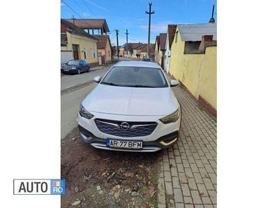 Alb Utilizat 2018 Opel Insignia | 9.000 EUR (Preț bun)
