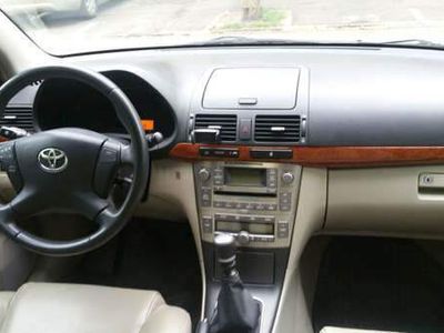 second-hand Toyota Avensis propietar km reali