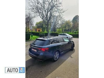 Second-hand Toyota Avensis 112 CP (82 kW) 2016 Albastru Break