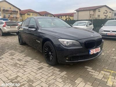 Second-hand BMW 730 Sport Line 286 CP (210 kW) 2012 Culoaregri Berlinǎ